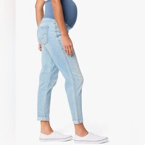 NWT Medium Signature by Levi Strauss Light Blue Maternity Boyfriend Jeans